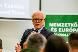 Global Political Messaging - Tomohiko Taniguchi-13